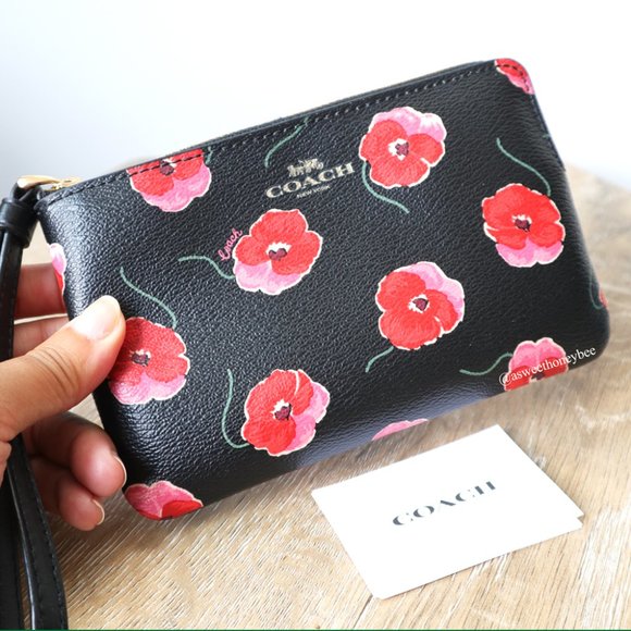 *SOLD* *NEW* COACH FLOWER ZIP WRISTLET - BLACK - Picture 2 of 8